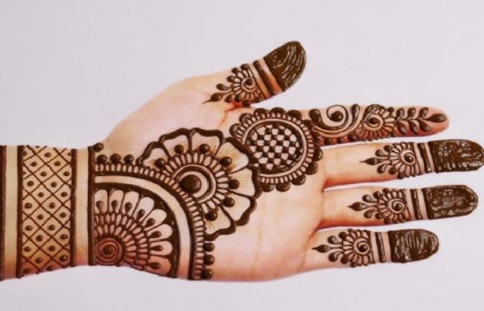 Mehndi Design Front Hand