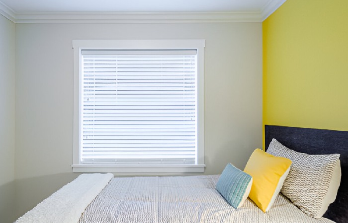 Yellow and White Wall Colour Combination