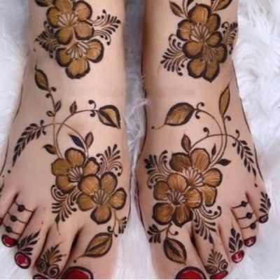 Stylish Leg Mehndi Design