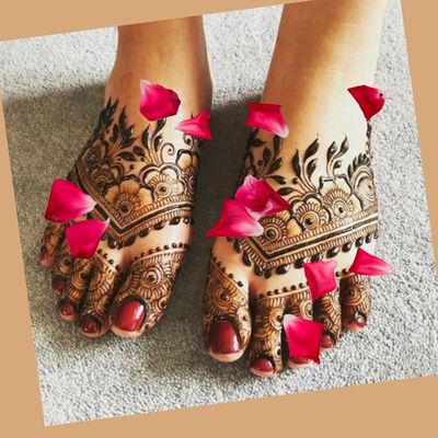 Stylish Leg Mehndi Design